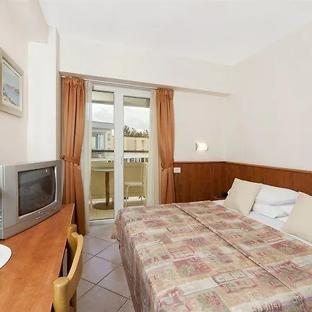 Hotel Bluesun Village Alan 3*
